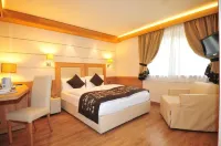 Hotel B&B Bondi Отели в г. 