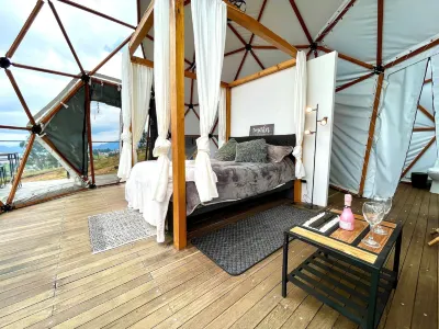 Glamping Spa con vista embalse de Tominé Отели в г. 