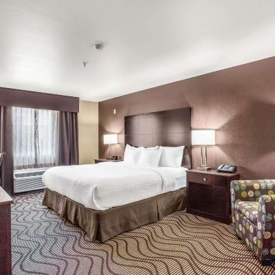 King Room-Non-Smoking La Quinta by Wyndham Meridian / Boise West Promo Code