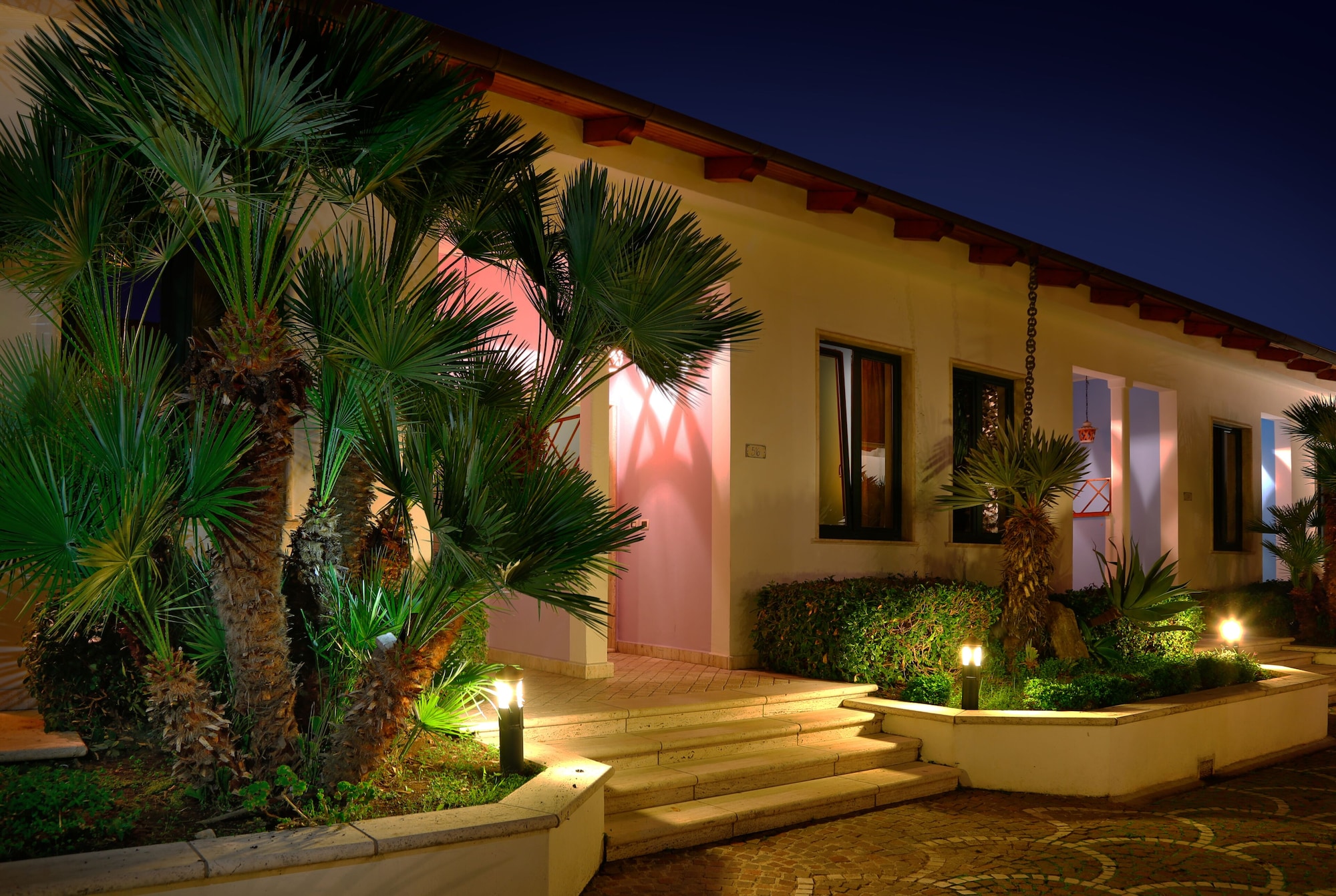 1卧公寓（底楼，带小厨房）