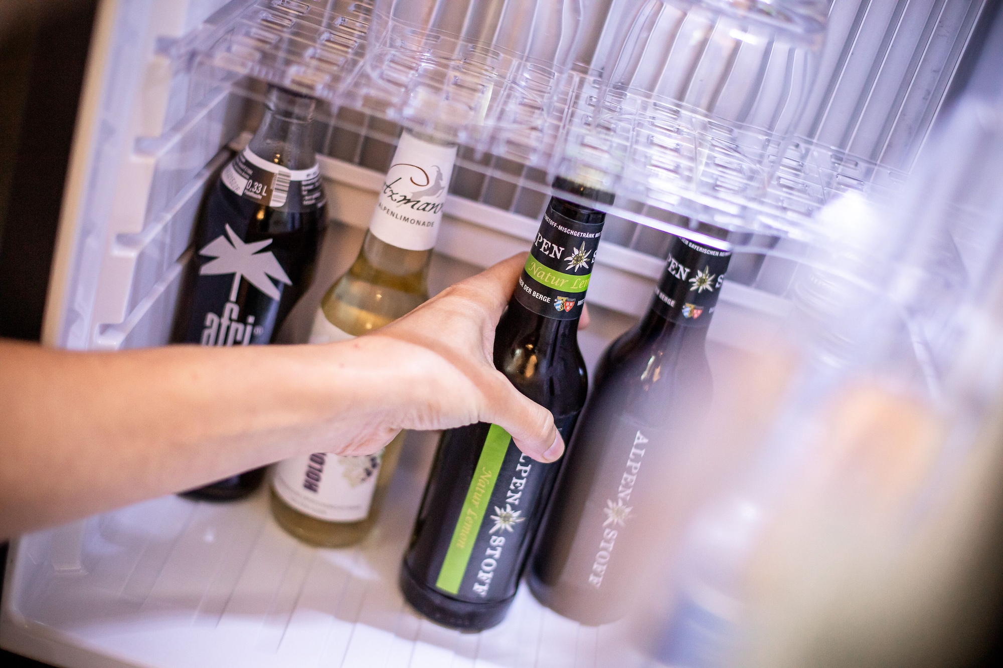 Villa Rein Boutiquehotel高级双人房， 1 张特大床， 阳台， 山景