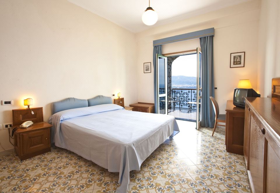 海景经典双人床房