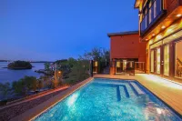 Seacliff- Luxury Halifax Waterfront Paradise -Pool, Hot Tub, Wharf & Boathouse
