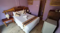 Elephant Trail Guesthouse and Backpackers