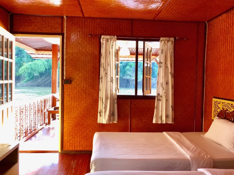 ห้องดีลักซ์ สำหรับสามท่าน