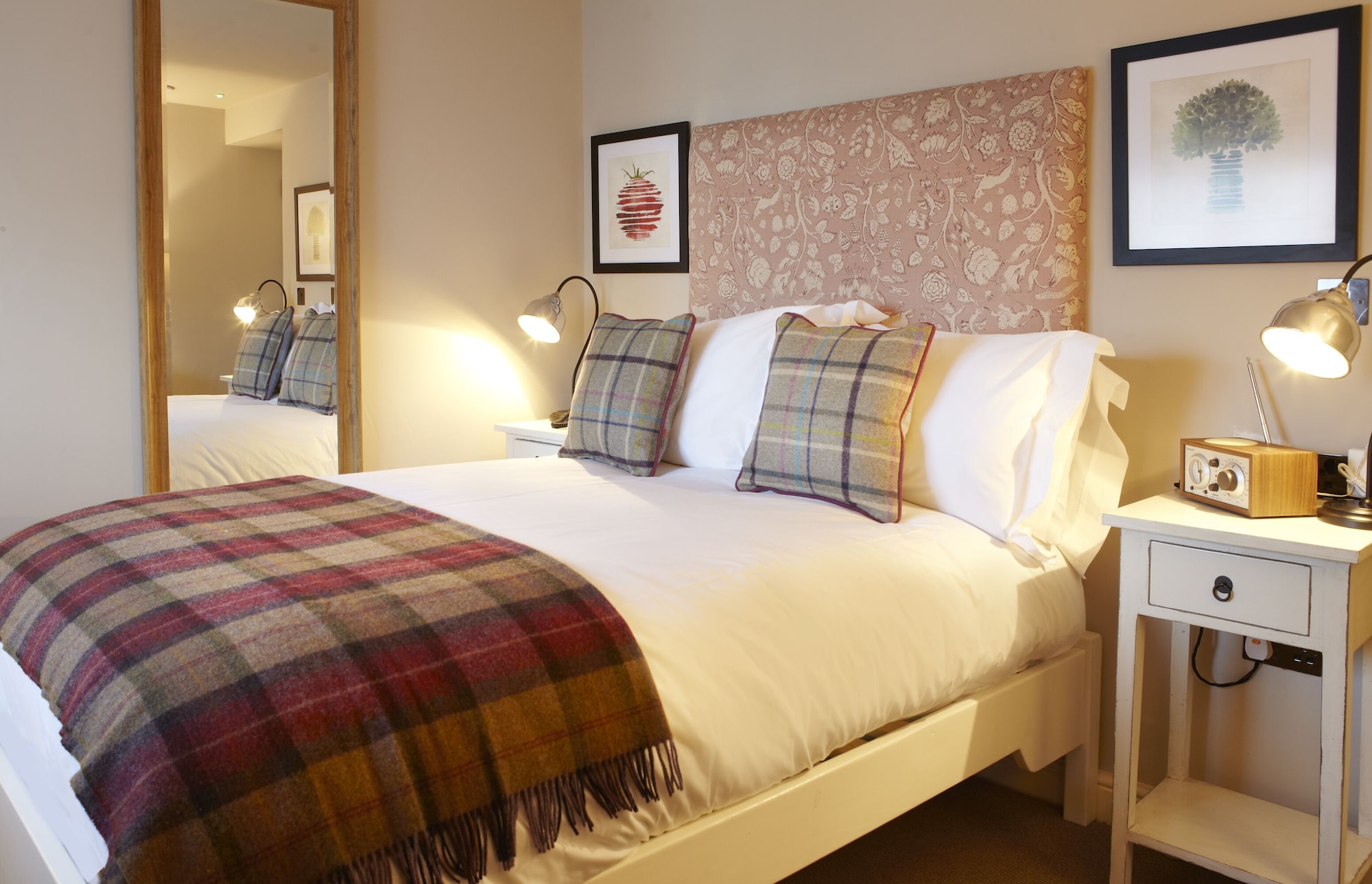 标准双人床房（连通浴室）