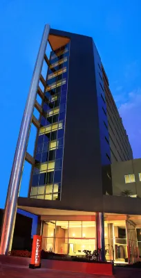 BH Raja Hotel Hoteles en 