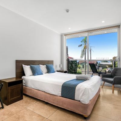 3 Queen Bedrooms Apartment Lakes Resort Promo Code