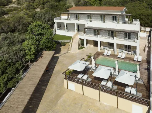 Mercury Beach Hotel