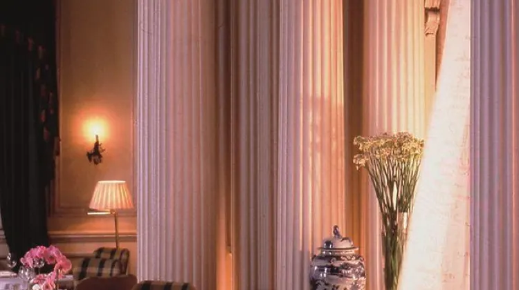 マクドナルド バス スパ ホテル 食事・レストラン