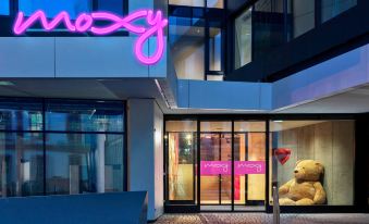 Moxy Frankfurt City Center