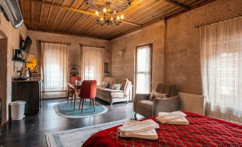 Aladdin's Cave Suite Apartments - Housity