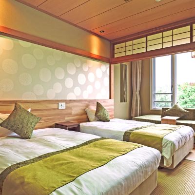 Twin Western-Japanese Style Room ★ Equipped With 2 Beds ★ [Japanese Room] [Non-Smoking] [Mountain View] 東郷温泉　ゆったり館 クーポン