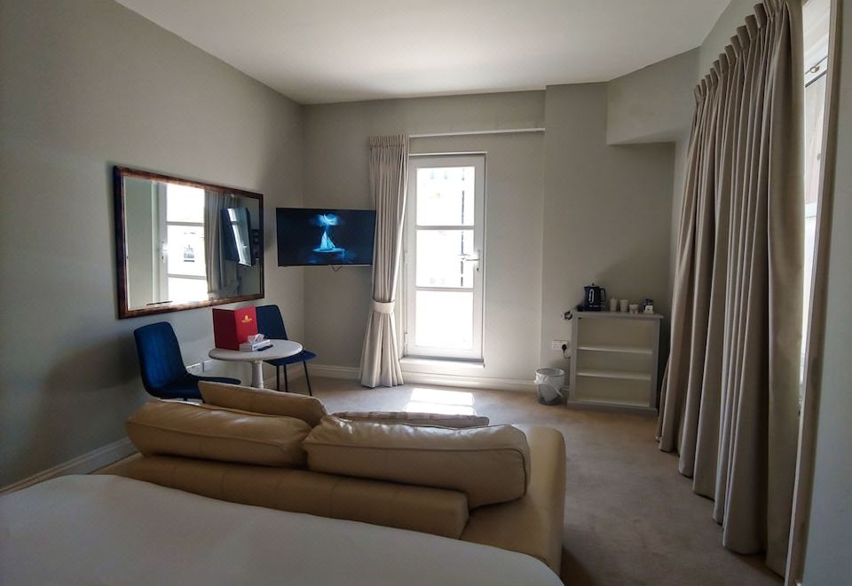 部分海景行政双人房带 阳台,