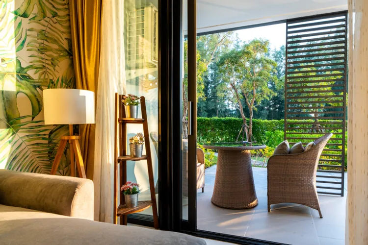 ห้องพัก 2 ห้องนอนพร้อมวิวทะเลและระเบียง