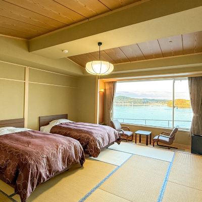 [East Wing: Ocean-Side Japanese-Style Twin Room] 12.5–14 Tatami Mats (2 Beds) [Standard] [Twin Room] [Non-Smoking] [Ocean View] 南三陸ホテル観洋 クーポン