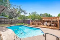 Stylish 5Br  3BA Home w/Pool  Perfect for 16Ppl