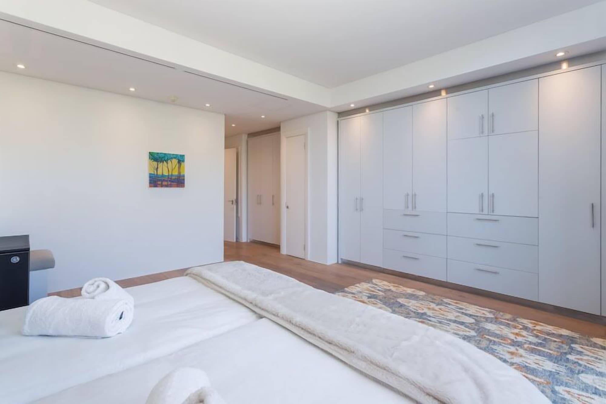 Mountain Marina Luxury Apartments三卧室奢华顶层公寓1