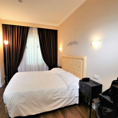 Economy Double Room Hotel Patavium Promo Code