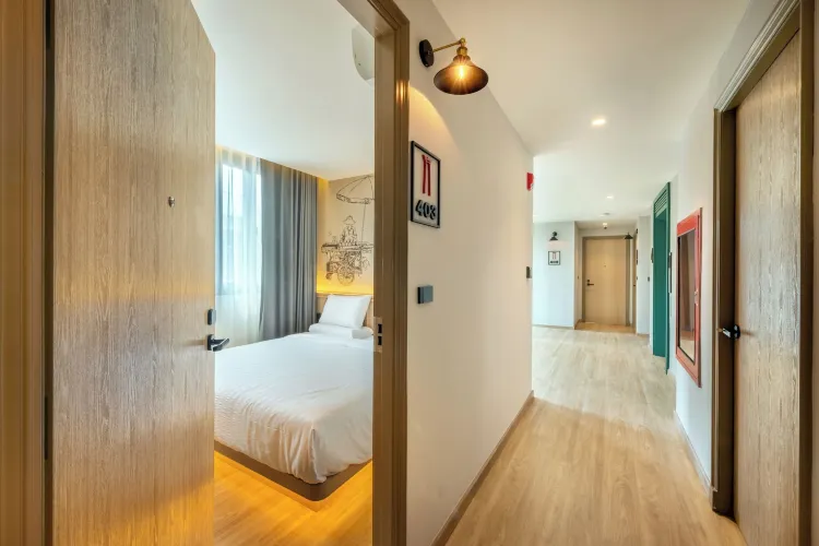 ห้องซูพีเรียร์ เตียงใหญ่ 1 เตียง