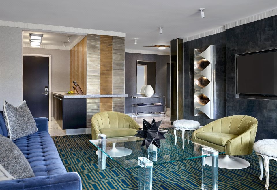 Loews Regency New York HotelClassic 1970's 2-Bedroom Apartment Suite