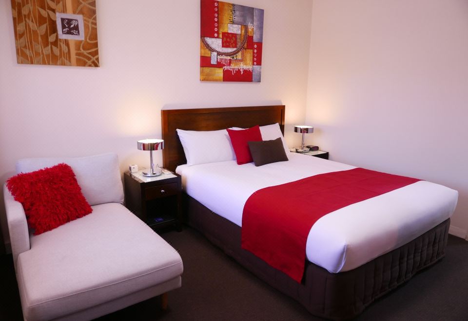 Junction MotelEconomy Queen Room