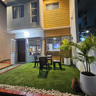 ห้องพักสำหรับผู้ที่จะเดินทางต่อที่สนามบินเมืองดาเวา โดย Lemonique โรงแรมใน
