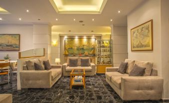Hotel Lilía - Housity
