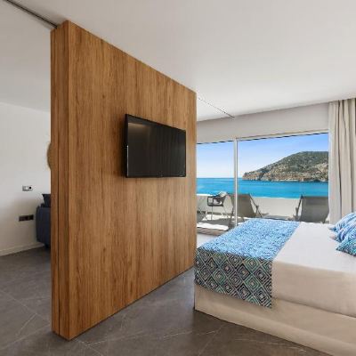 Suite Gavina 2 Adults + 2 Children Aparthotel Bahía Suites Camp de Mar Promo Code