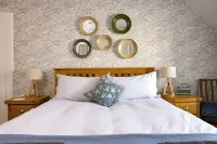 Fisherman's Rest - seaside getaway - beaches - golf - 5 mins walk to sea Hotele w: 