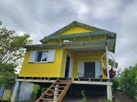 Cute & Cozy Caribbean Cabin on a farm. Hotels in 