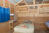 Private Ocean-Front Cabin with Private Bathroom on San Blas Island Ξενοδοχεία στην πόλη 