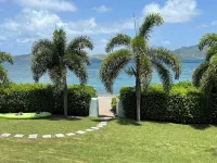 Beachfront Estate with Pool and Tropical Garden Hoteles en Cliftons
