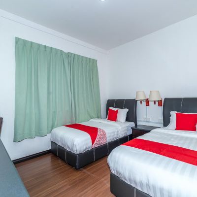 Deluxe Twin Room Kupon OYO 90036 Eagle Wood Garden