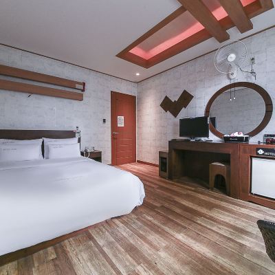 Business Suite Hotel Luis Promo Code