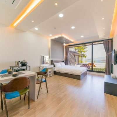 1st Floor C Room / Ocean View / Individual Barbecue (Random Room Assignment) 여수 아일랜드보인다펜션 쿠폰