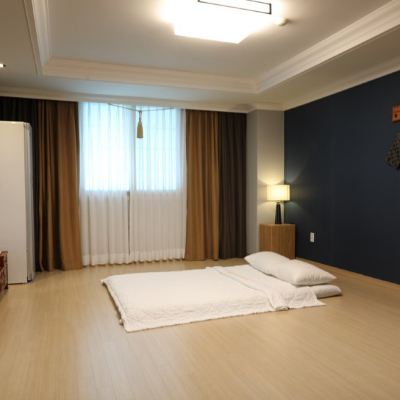 Korean-Style Ondol Room