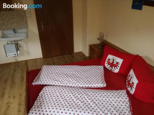 带阳台的两卧室公寓