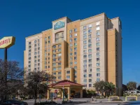La Quinta Inn & Suites by Wyndham San Antonio Riverwalk Hotels in Bexar County