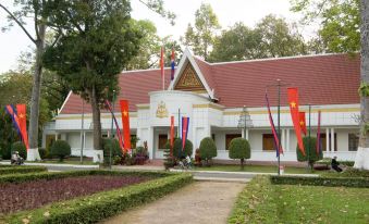 Sam Moon's Hotel Angkor Wooden House