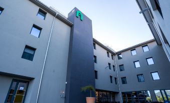 Campanile Marseille Est - Aubagne - Housity
