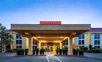 La Quinta Inn & Suites by Wyndham Oakland Airport Coliseum