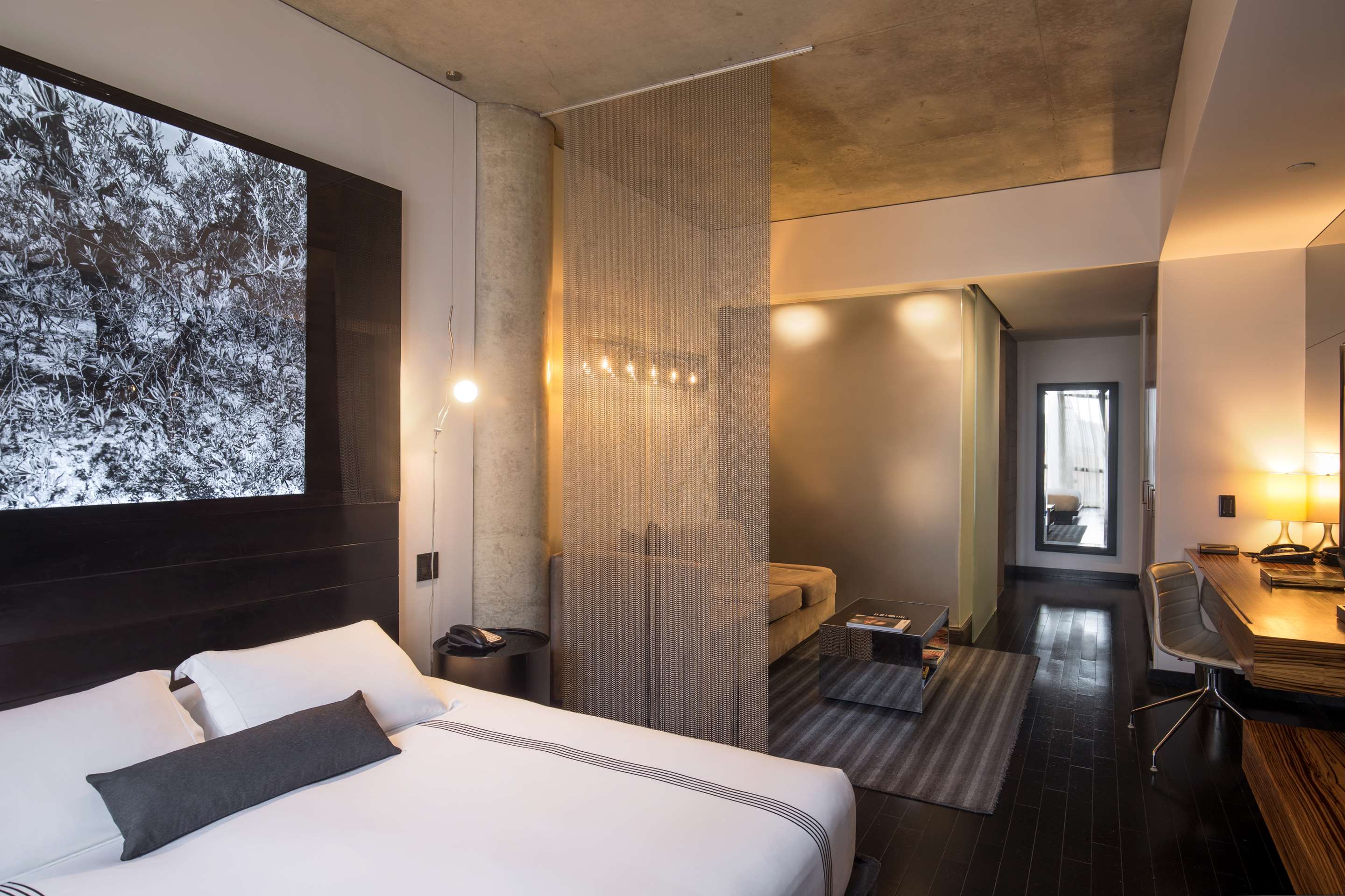 Sixty LesJunior Suite