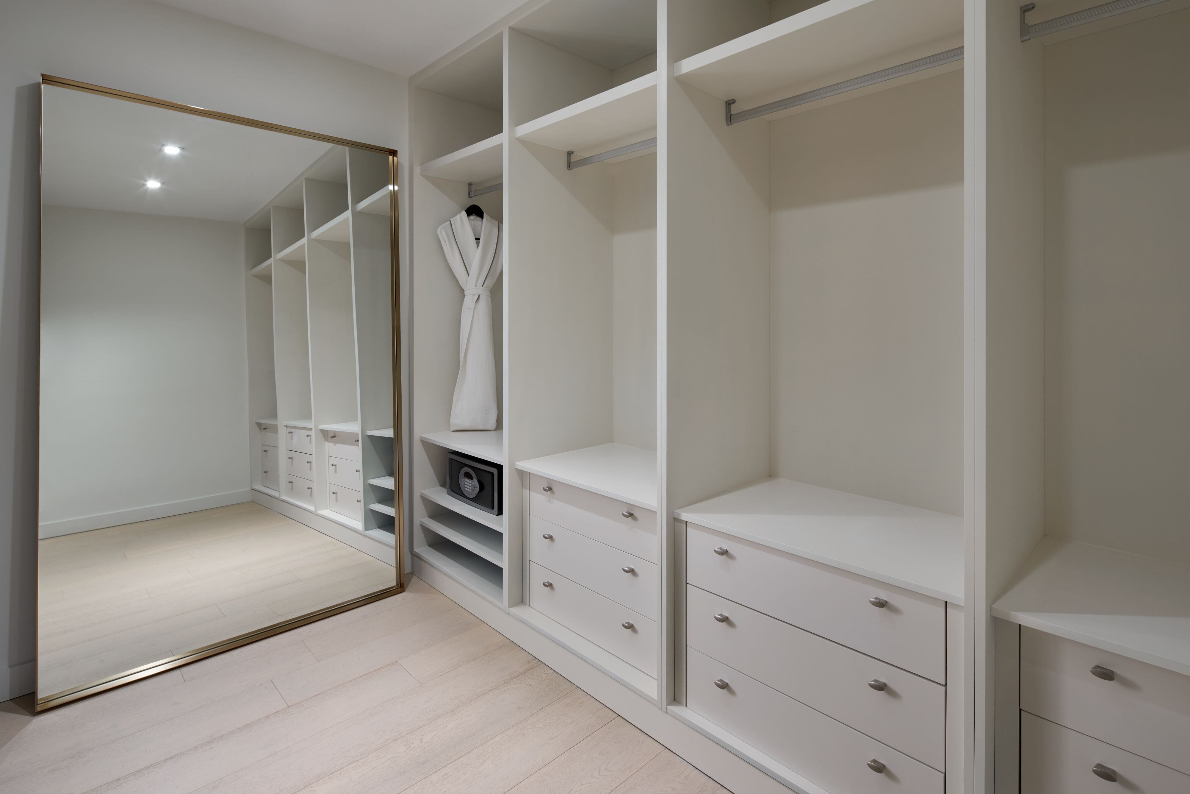 奢华海滨3.5卧室套房，高楼层，阳台