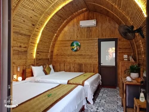 带园景的家庭房