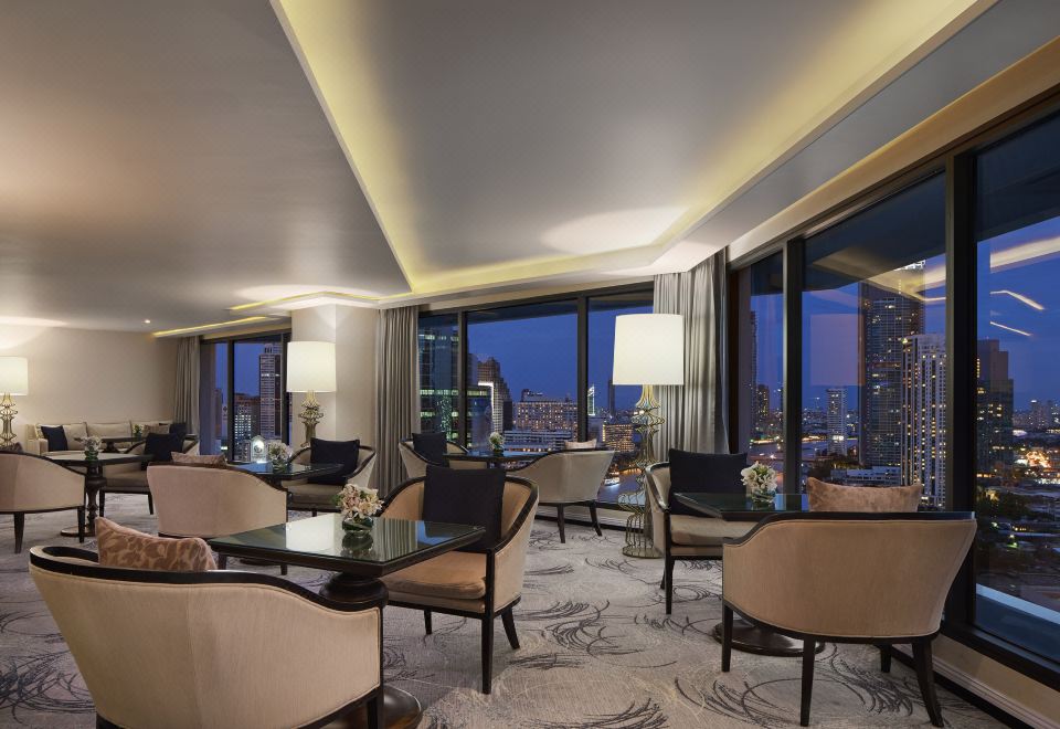 河景俱乐部豪华特大床房