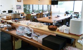 Sunshine Hotel - Housity