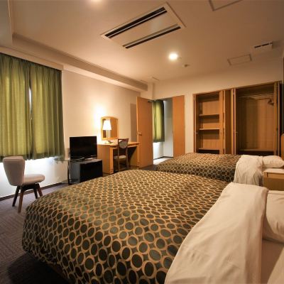 ゲストルーム(ベッド4台)(浴室) 福岡アルティ・イン クーポン