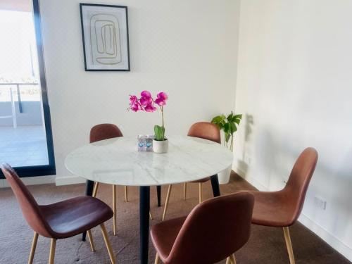 三卧室公寓，享有码头景观