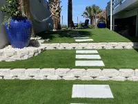 Beach Front/Heated Pool/Spa. Ocean Views, Umbrella+Lounger for Beach, Balconies Hotels in Crescent Beach